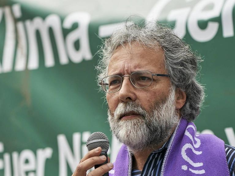 Christoph Bals, deutscher Theologe und politischer Geschäftsführer der Umweltorganisation Germanwatch, spricht in Koblenz bei einer Kundgebung: einer Grossdemo für mehr Klimaschutz. 18.05.2019