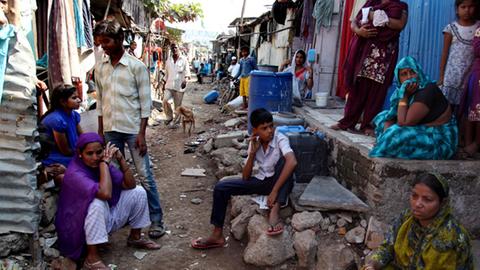 Armut in einem Slum von Mumbai