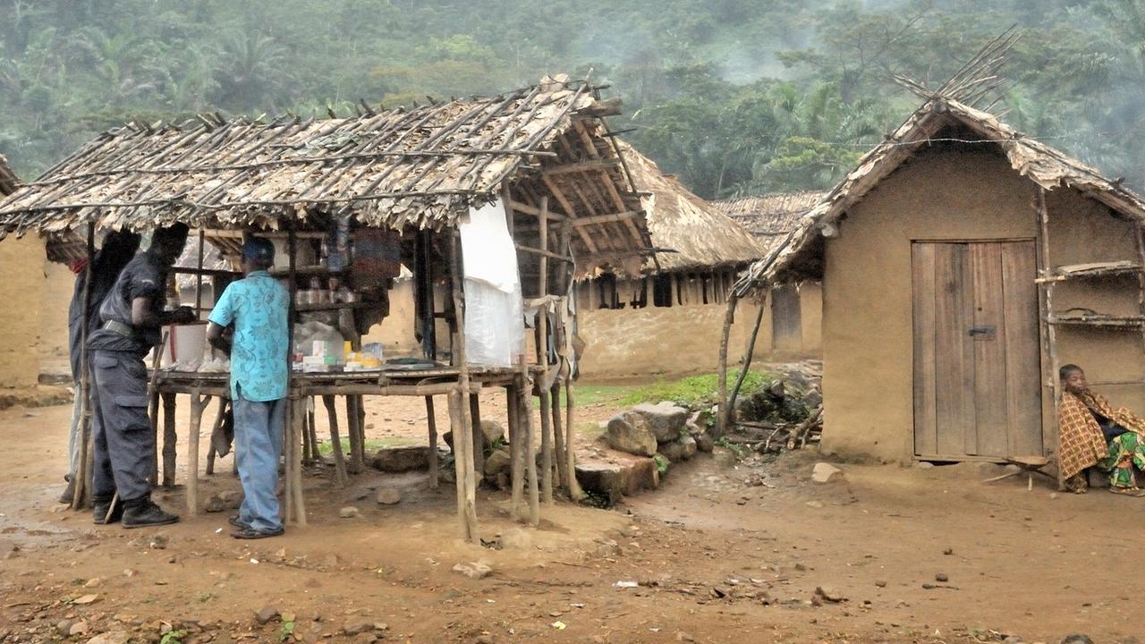 In der Ortschaft Luvungi in der Provinz Nord-Kivu im Osten der Demokratischen Republik Kongo wurden 2010 mindestens 242 Frauen, darunter auch 20 Kinder von den FDLR-Rebellen (Demokratische Kräfte zur Befreiung Ruandas) vergewaltigt. Einige von ihnen mehrfach. UN-Soldaten waren im Nachbardorf stationiert und griffen nicht ein.