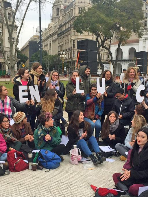Seminar auf der Plaza de Mayo in Buenos Aires, Argentinien