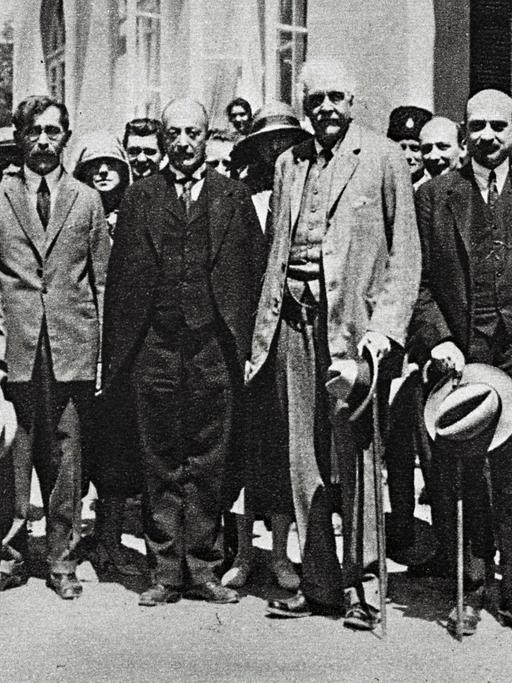 Arthur Balfour, der ehemalige britische Premierminister, und Chaim Weizmann, der zukünftige erste Präsident Israels bei einem Besuch in Tel Aviv im Jahre 1925