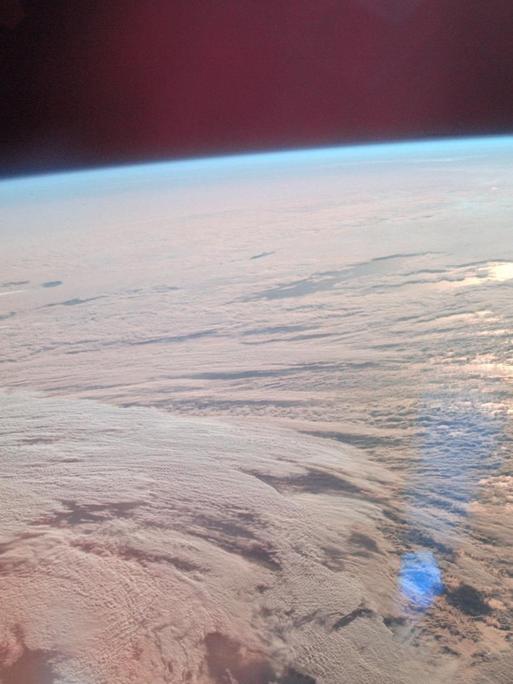 Am zweiten Tag ihrer Mission mit dem Ziel der ersten Mondlandung schießt die Crew von Apollo 11 dieses Foto eines Wolkenwirbels in der Erdatmosphäre.