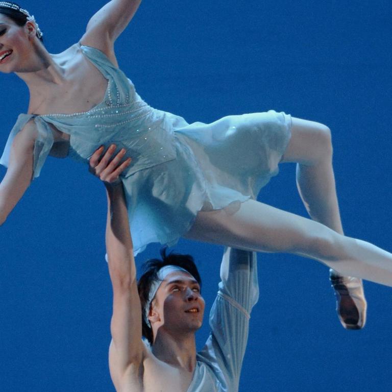 Kseniya Ryzhkova und Alexander Omelchenko tanzen das pas de deux aus dem Ballett "Talisman"