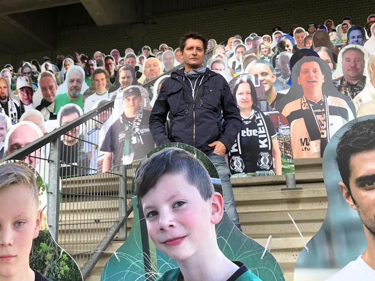 Ingo Müller will mit seiner Idee auf die Bedeutung der Fans bei Fußballspielen hinweisen.