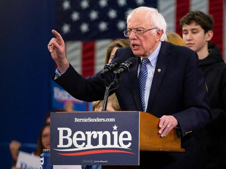 Bernie Sanders hält eine Rede an der Universität in in Manchester, New Hampshire.