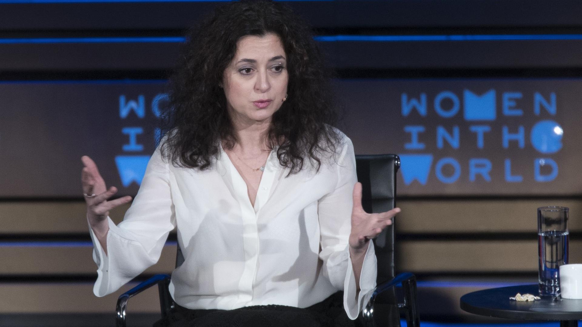 Die türkische Autorin und Journalistin Ece Temelkuran beim 9. Women in the World Summit in New York.
