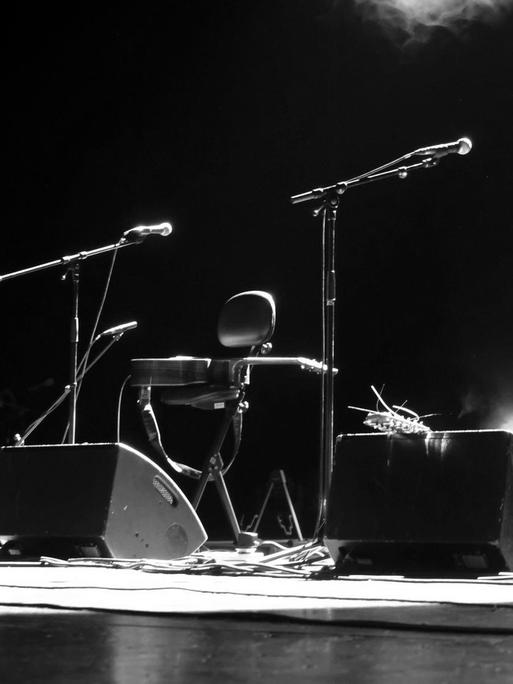 20 Jahre sang Tommy DeCarlo für die US-Rockband "Boston", nun ist er mt 60 Jahren gestorben.