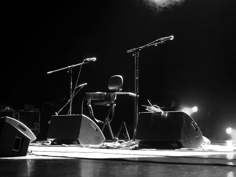 20 Jahre sang Tommy DeCarlo für die US-Rockband "Boston", nun ist er mt 60 Jahren gestorben.