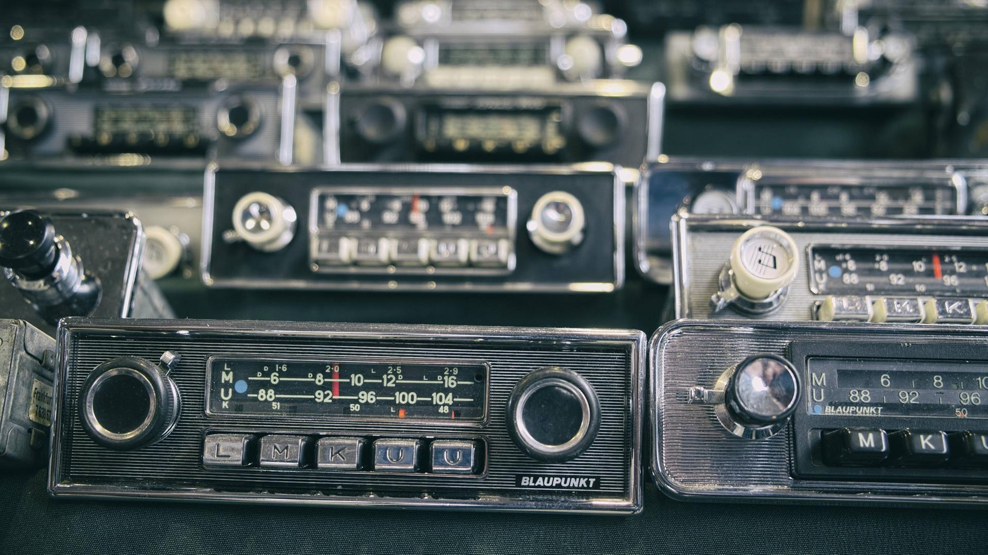 Audio mobil - Eine kleine Kulturgeschichte des Autoradios