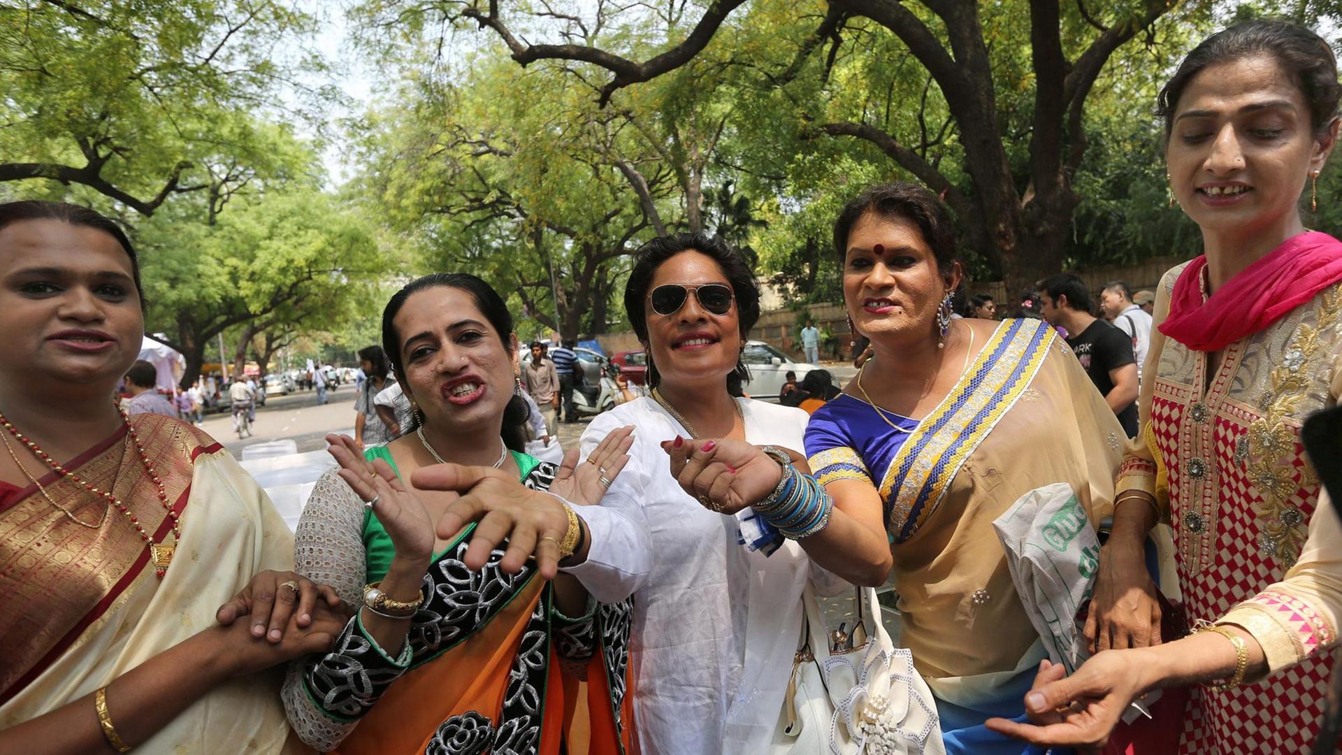 Mitglieder der Trensgender Community in Indien