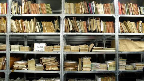 Akten in der Stasi-Unterlagen-Behörde in Berlin