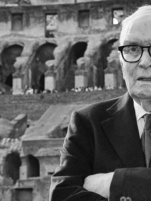 Der italienische Komponist Ennio Morricone im Kolloseum in Rom.