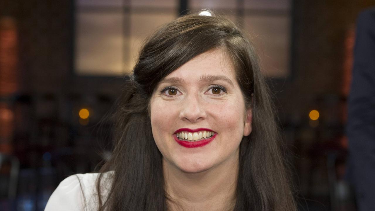Die Autorin Karen Köhler in der Sendung Kölner Treff im WDR Fernsehen. Die Autorin Karen Köhler in der Sendung Kölner Treff im WDR Fernsehen.