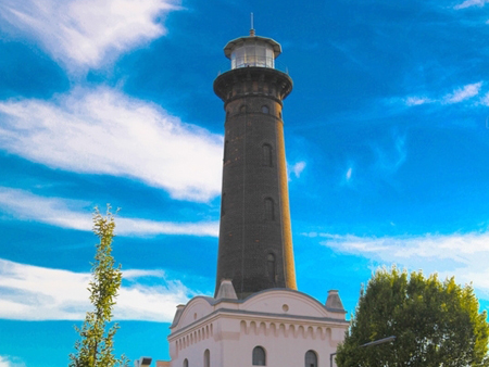 Warum steht mitten in Köln ein Leuchtturm? - Heimatliebe - Lokalzeit