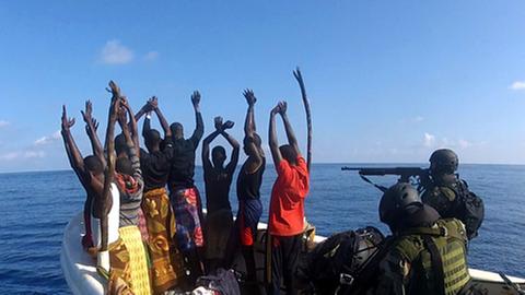 Festnahme von Piraten durch EU-Spezialeinheiten in Somalia