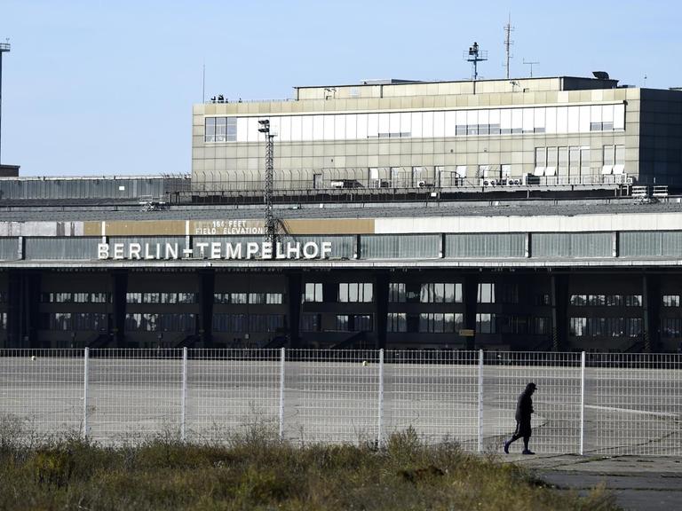 Die Hallen des stillgelegtes Flughafens Berlin-Tempelhof.