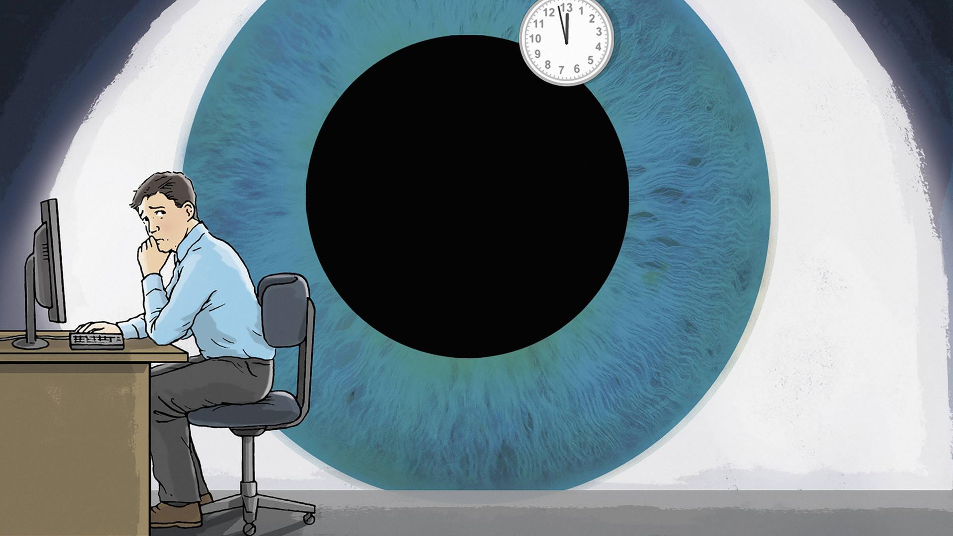 Ein großes Auge überwacht einen Mann am Schreibtisch.