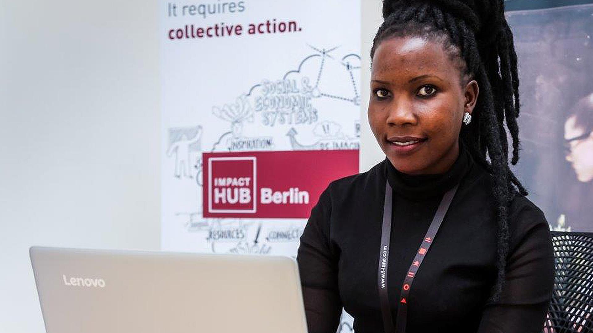 Die Sexualerzieherin und Entwicklerin Ruth Namembezi aus Uganda.