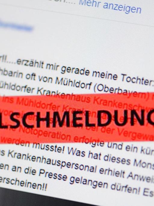 Von der Polizei Oberbayern Süd identifizierte und rot markierte Falschmeldung auf Facebook