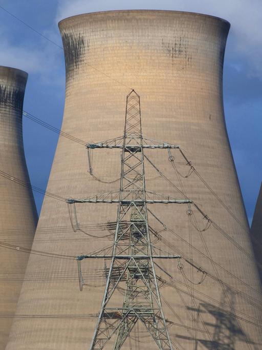 Kühltürme eines Kohlekraftwerks in Großbritannien
