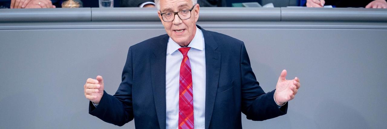 Dietmar Bartsch, Fraktionsvorsitzender der Partei Die Linke, spricht bei der Generaldebatte im Deutschen Bundestag.
