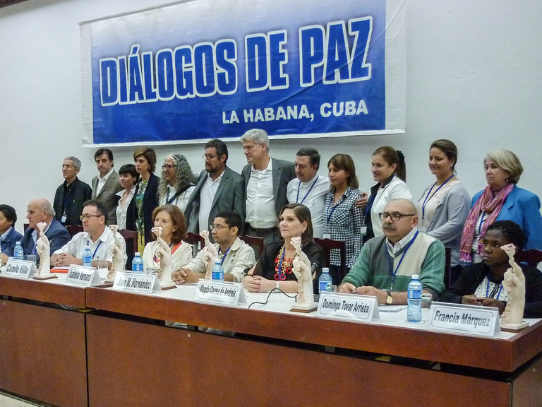 Opfer des Bürgerkriegs in Kolumbien bei einer Pressekonferenz in Havanna. Hier finden Friedensgespräche statt