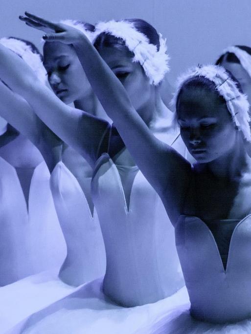 Tänzerinnen eines russischen Balletts bei einem Gastspiel in Bogotá 2020