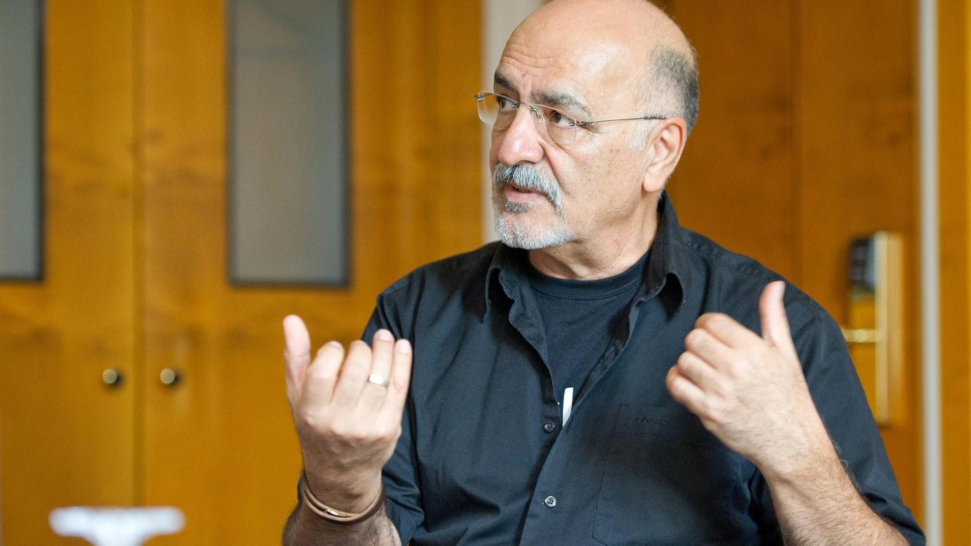 Der iranische Autor und Übersetzer Mahmoud Hosseini Zad