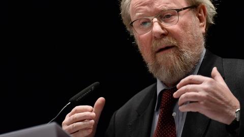 Wolfgang Thierse bei einer Rede
