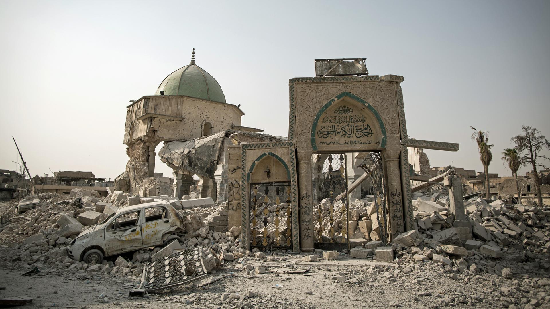 Überreste der Al-Nuri-Moschee in der Altstadt von Mossul im Nordirak: Hier hatte der sogenannte "Islamische Staat»" das Kalifat verkündet; Aufnahme vom 21.09.2017