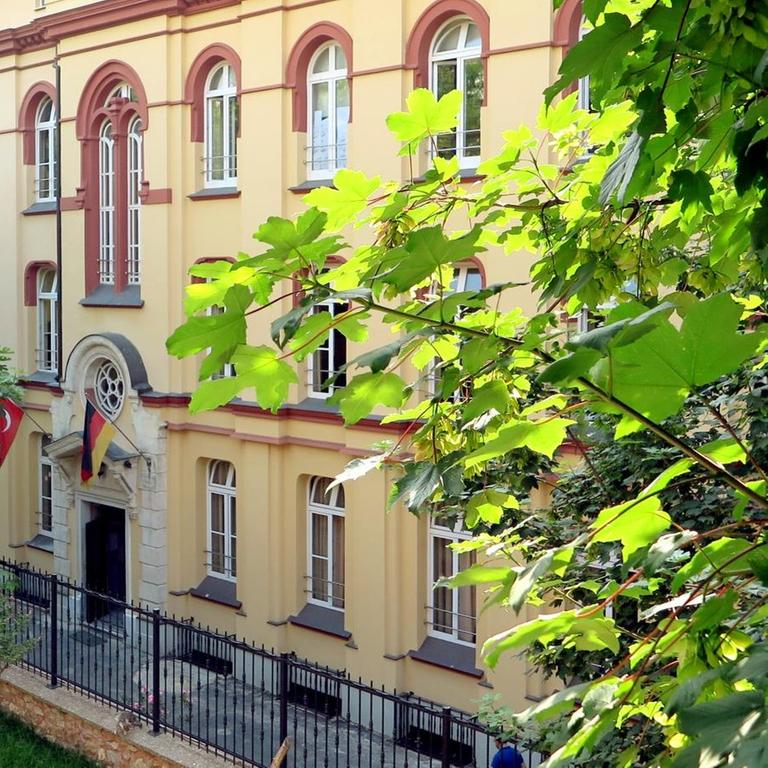 Das Foto zeigt die deutsche Schule in Istanbul.