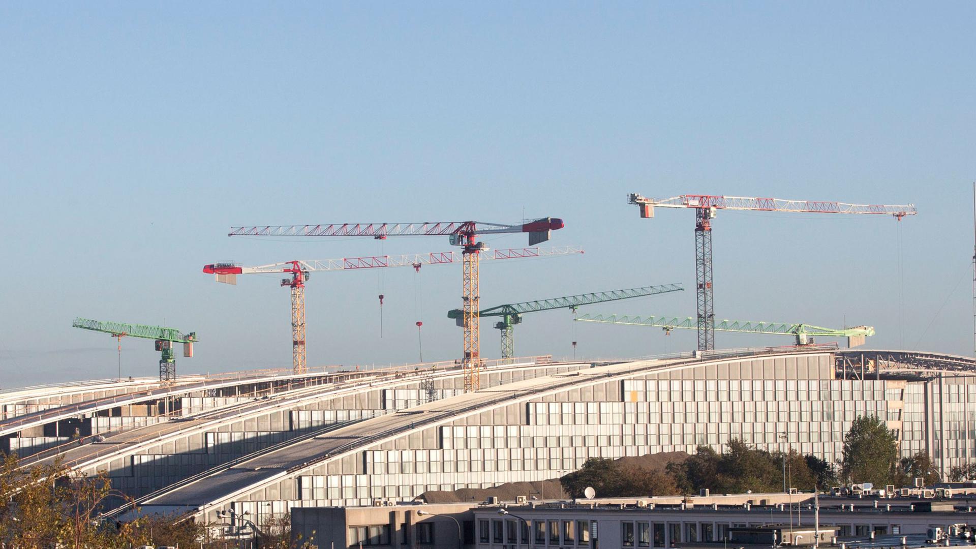 Ein Überblick über die Baustelle des Nato-Hauptquartiers. Ein Überblick über die Baustelle des Nato-Hauptquartiers.