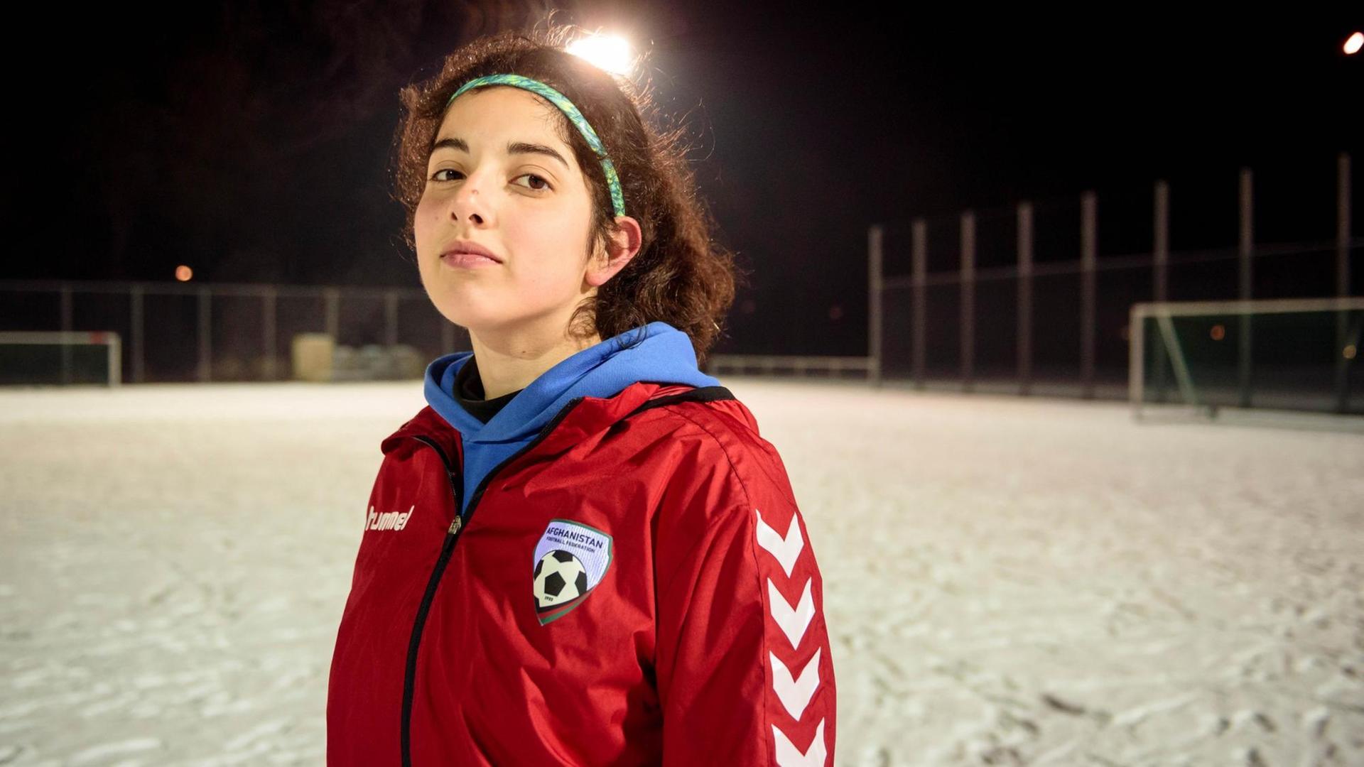 Die deutsch-afghanische Fußballspielerin Dorranai Hassan aus Berlin.