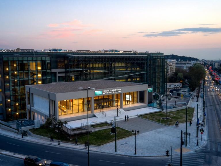 Luftaufnahme von der neuen griechischen Nationalgalerie in Athen.