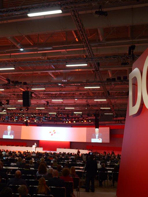 Bundespräsident Joachim Gauck spricht am 11.05.2014 zu Beginn des Bundeskongresses des Deutschen Gewerkschaftsbund (DGB) in Berlin zu den Delegierten und Gästen.