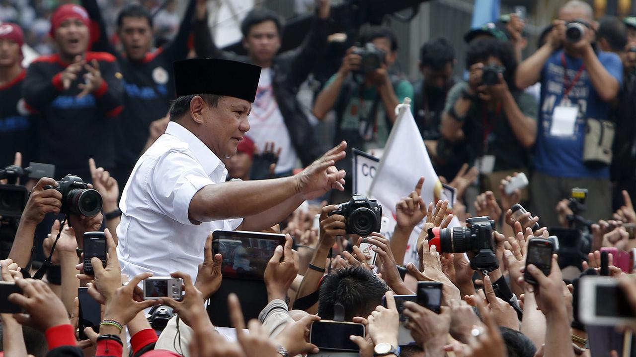 Der indonesische Präsidentschaftschaftskandidat Prabowo Subianto während seiner Kampagne vor Anhängern
