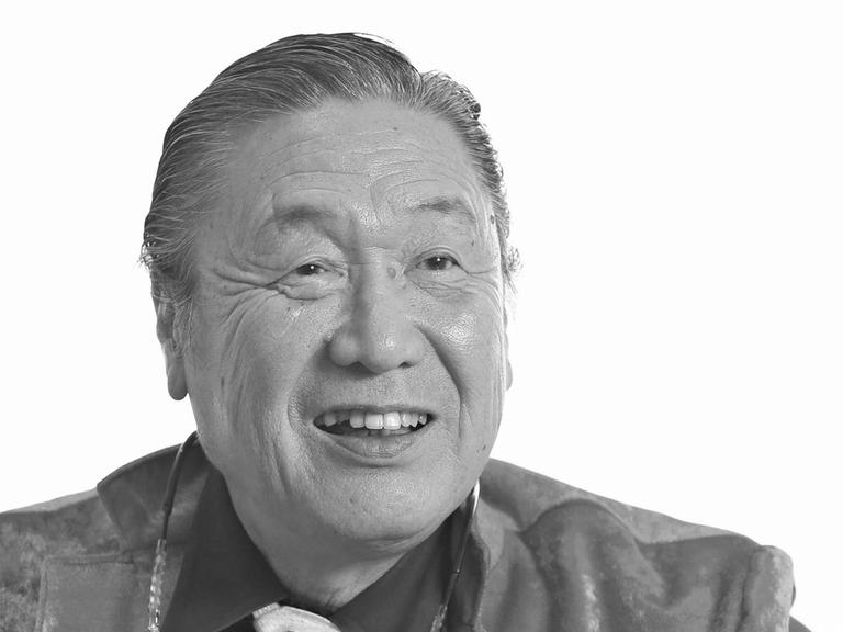 Porträt des Modedesigners Kansai Yamamoto.
