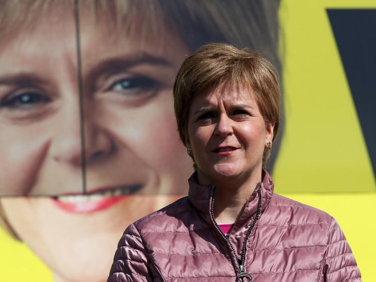 Schottische Parlamentswahl 2021 – SNP-Chefin und Nicola Sturgeon Ministerpräsidentin