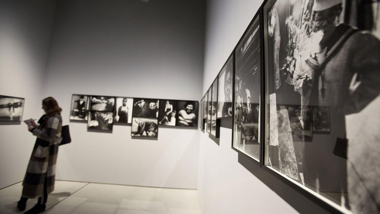 Die Ausstellung "Another Kind of Life - Photography on the Margins" im Barbican in London