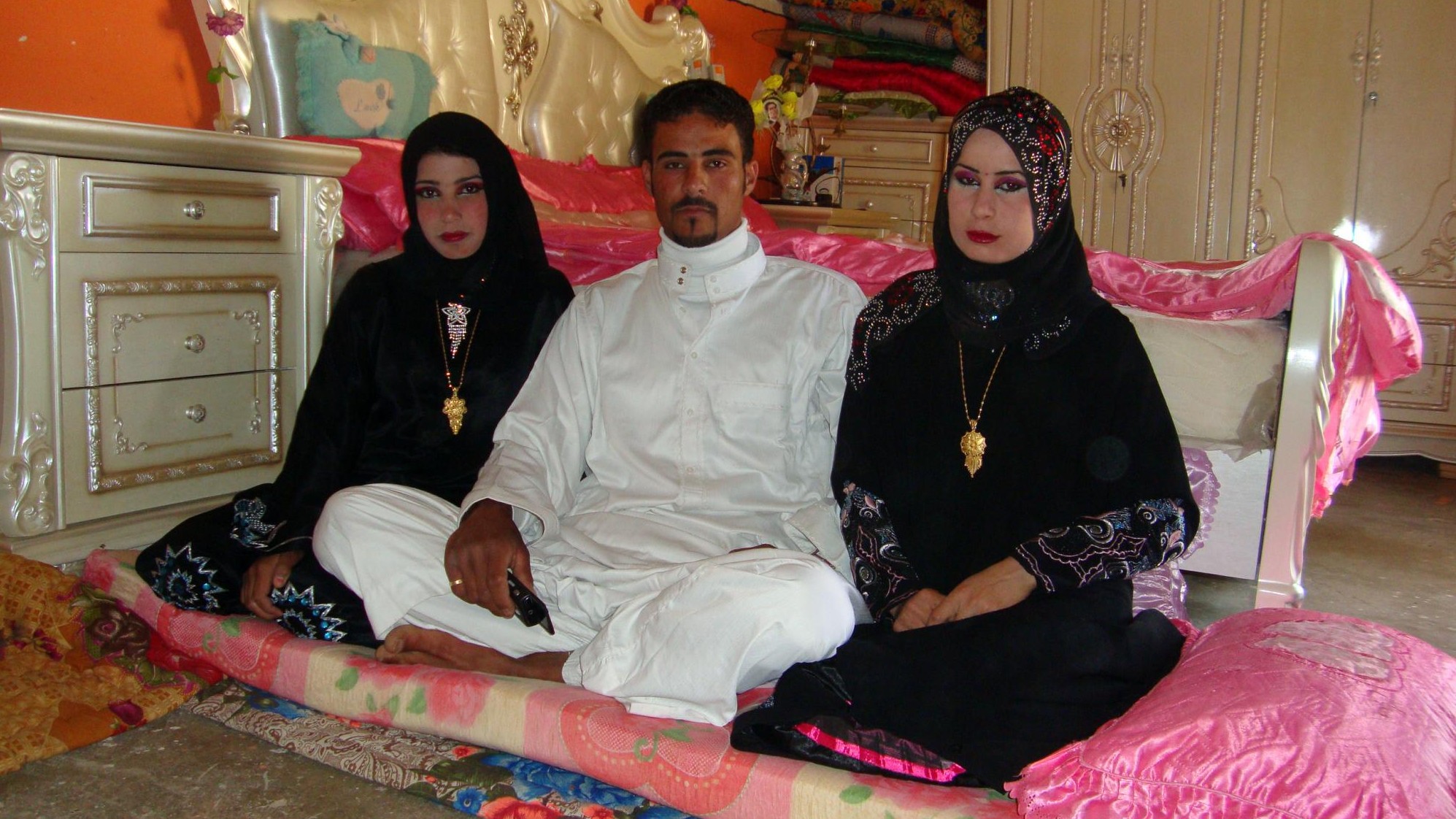 Arabische Moslemische Frauen, Die Erlaubnis Für Das Fahren Des