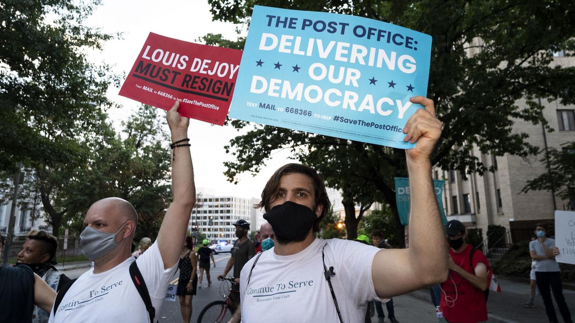 Demonstranten in Washington D.C. gegen einen weiteren Abbau bei der US-Post
