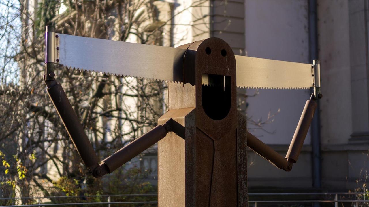 Figur vor dem Museum Tomi Ungerer in Straßburg Figur vor dem Museum Tomi Ungerer in Straßburg