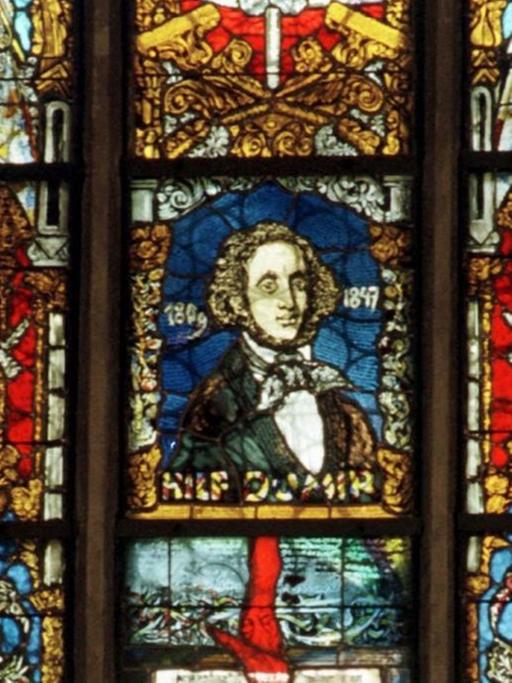 Ein Fenster in der Thomaskirche in Leipzig - zu Ehren von Felix Mendelssohn-Bartholdy - wurde angefertigt in der Mayerschen Hofkunstanstalt München