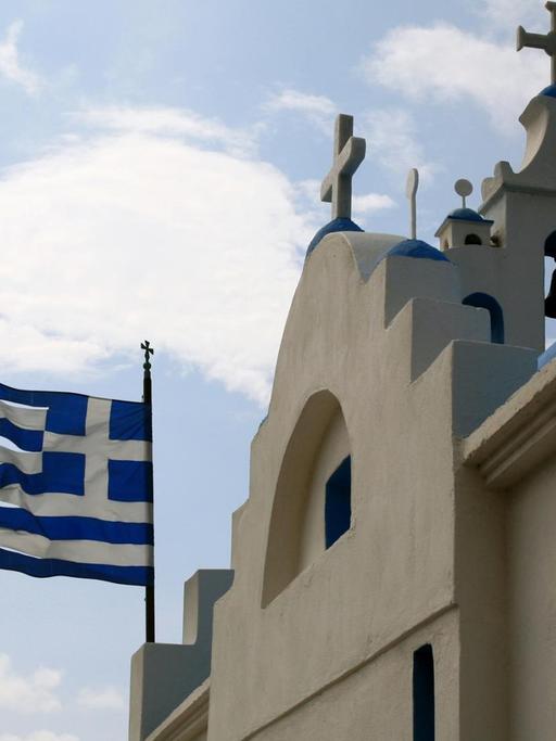 Die griechische Fahne im Wind 