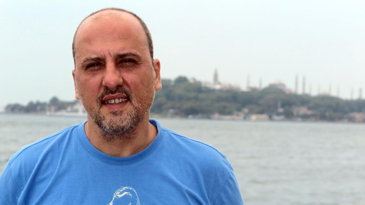 Der türkische Journalist und Regierungskritiker Ahmet Sik