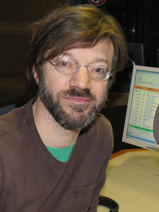 Der Musiker und Komponist André de Ridder im Studio von Deutschlandradio Kultur.