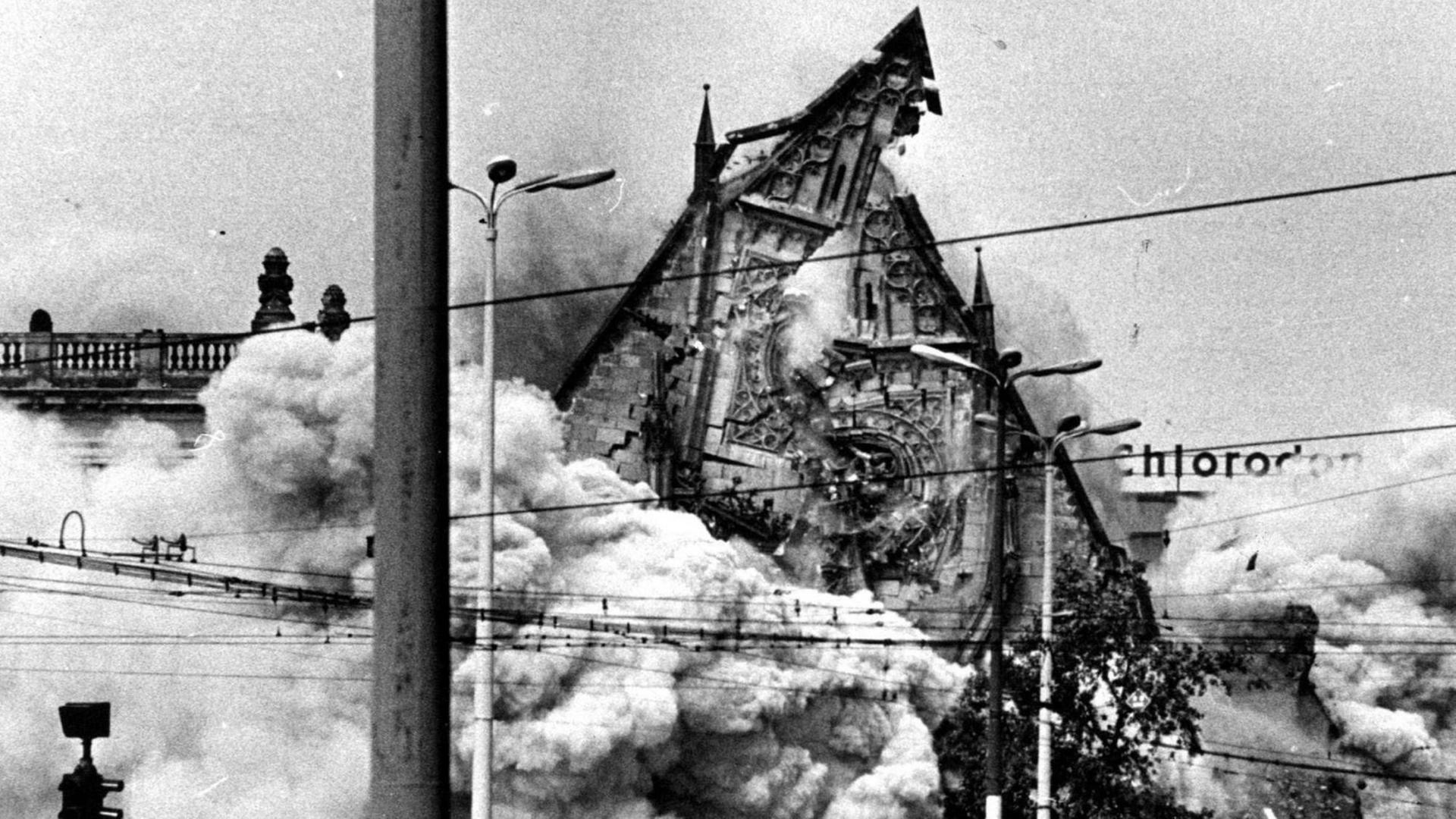 Die Sprengung der Universitätskirche am Leipziger Karl-Marx-Platz am 30.05.1968
