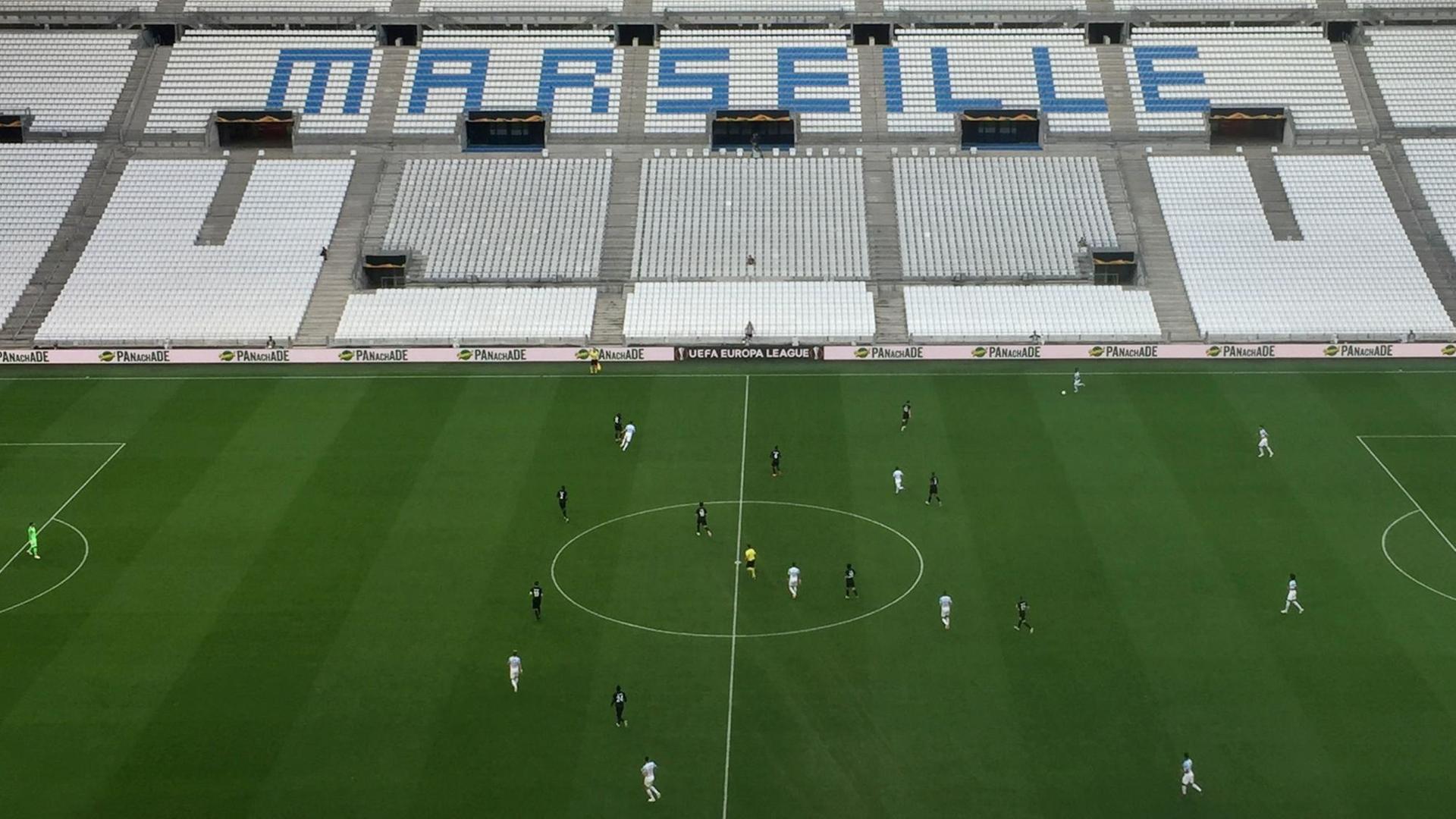 Ein leeres Stadion von dem französischen Verein Marseille.