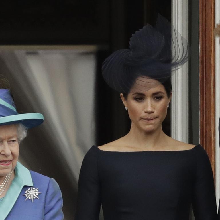 Die britische Königin Elisabeth II, Prinz Harry, Herzogin Meghan bei einer Flugschau im Juli 2018.