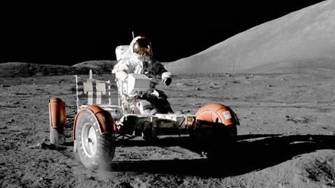 Fahrzeug für eine bisher unfallfreie Welt: Das Lunar Roving Vehicle während der Apollo-17-Mission